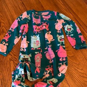Carters 2t Zip up sleeper pajamas Footsie